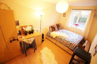 Thumbnail photo of 6 Bedroom Flat in Flats 7 & 8, 71 Cardigan Road, Leeds, LS6 1EB