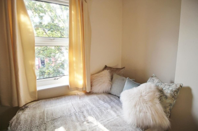 Thumbnail photo of 6 Bedroom Mid Terraced House in 19 Beechwood Mount, Leeds, LS4 2NQ