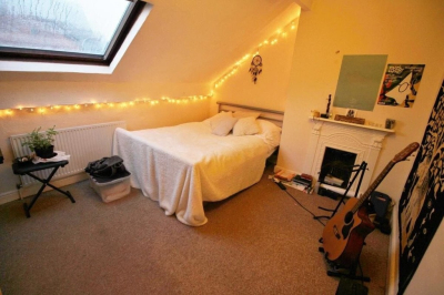 Thumbnail photo of 6 Bedroom Mid Terraced House in 3 Claremont View, Leeds, LS3 1AU