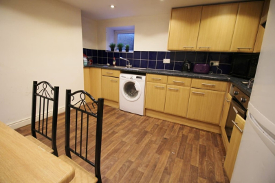 Thumbnail photo of 6 Bedroom Semi-Detached House in 11 Derwentwater Terrace, Leeds, LS6 3JL