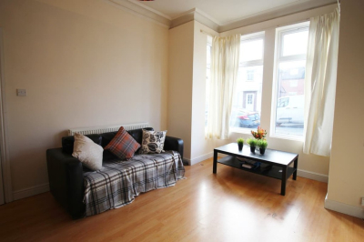 Thumbnail photo of 6 Bedroom Semi-Detached House in 11 Derwentwater Terrace, Leeds, LS6 3JL