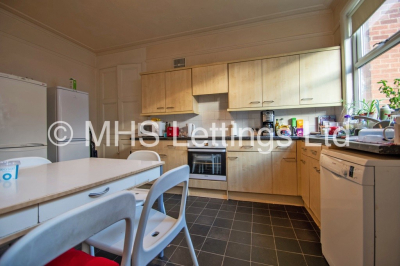 Thumbnail photo of 5 Bedroom Mid Terraced House in 44 Walmsley Road, Leeds, LS6 1NG