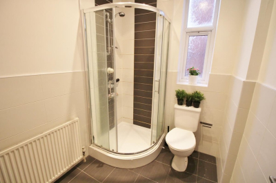 Thumbnail photo of 6 Bedroom Flat in Flat 3, 70 Cardigan Road, Leeds, LS6 3BJ