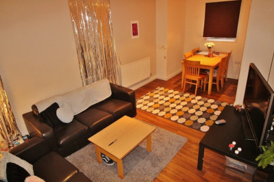 Thumbnail photo of 8 Bedroom Mid Terraced House in 26 Regent Park Terrace, Leeds, LS6 2AX