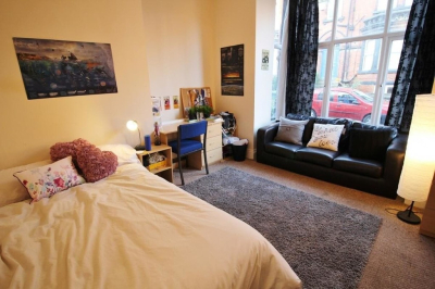 Thumbnail photo of 8 Bedroom Mid Terraced House in 26 Regent Park Terrace, Leeds, LS6 2AX