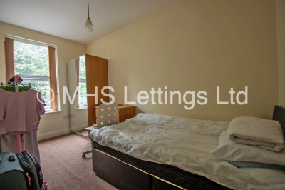 Thumbnail photo of 4 Bedroom Apartment in 1st Floor Flat, 146a Woodsley Road, Universities, Leeds, LS2 9LZ