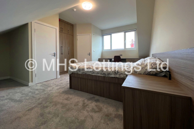 Thumbnail photo of 4 Bedroom Mid Terraced House in 27 Royal Park Road, Leeds, LS6 1JJ