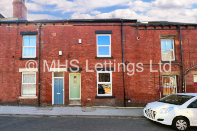 Thumbnail photo of 4 Bedroom Mid Terraced House in 27 Royal Park Road, Leeds, LS6 1JJ