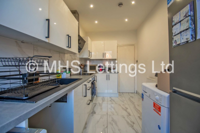 Thumbnail photo of 5 Bedroom Apartment in 23 Kelso Road, Leeds, LS2 9PR