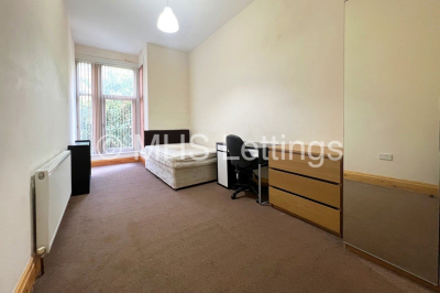 Thumbnail photo of 10 Bedroom Mid Terraced House in 144 Woodsley Road, Leeds, LS2 9LZ