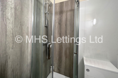 Thumbnail photo of 8 Bedroom Mid Terraced House in 10 Kensington Terrace, Leeds, LS6 1BE