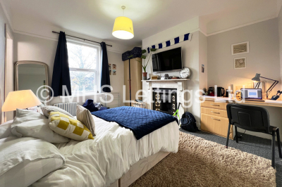 Thumbnail photo of 8 Bedroom Mid Terraced House in 10 Kensington Terrace, Leeds, LS6 1BE