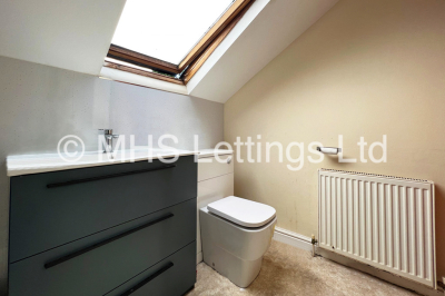 Thumbnail photo of 8 Bedroom Mid Terraced House in 10 Kensington Terrace, Leeds, LS6 1BE