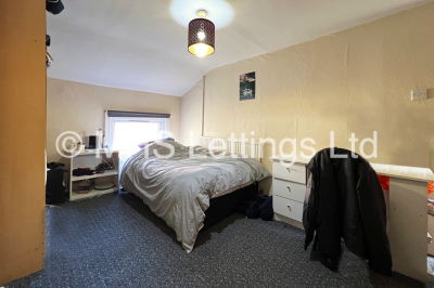 Thumbnail photo of 8 Bedroom Mid Terraced House in 10 Kensington Terrace, Leeds, LS6 1BE