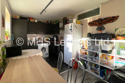 Thumbnail photo of 3 Bedroom Apartment in Flat 16, Welton Road, Leeds, LS6 1EE