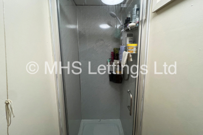 Thumbnail photo of 3 Bedroom Apartment in Flat 16, Welton Road, Leeds, LS6 1EE