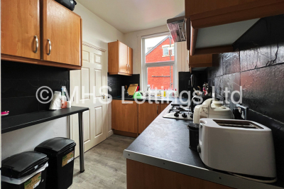 Thumbnail photo of 3 Bedroom Mid Terraced House in 36 Beechwood View, Leeds, LS4 2LP