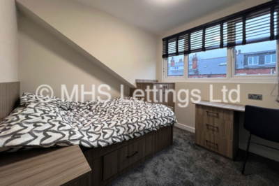 Thumbnail photo of 4 Bedroom Mid Terraced House in 21 Royal Park Terrace, Leeds, LS6 1EX