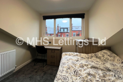 Thumbnail photo of 4 Bedroom Mid Terraced House in 21 Royal Park Terrace, Leeds, LS6 1EX