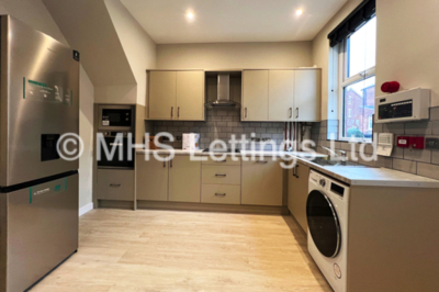 Thumbnail photo of 4 Bedroom Mid Terraced House in 21 Royal Park Terrace, Leeds, LS6 1EX