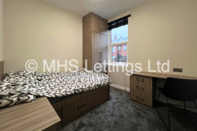 Thumbnail photo of 4 Bedroom Mid Terraced House in 21 Royal Park Terrace, Leeds, LS6 1EX