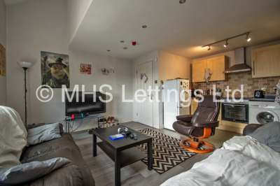 Thumbnail photo of 3 Bedroom Flat in Flat 24, Broomfield Crescent, Leeds, LS6 3DD