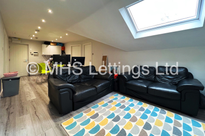 Thumbnail photo of 3 Bedroom Apartment in Flat 3, Headingley House, Ash Road, Leeds, LS6 3HD