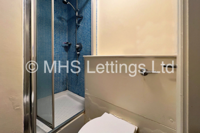 Thumbnail photo of 3 Bedroom Apartment in 2 Railway Apartments, Leeds, LS5 3GY