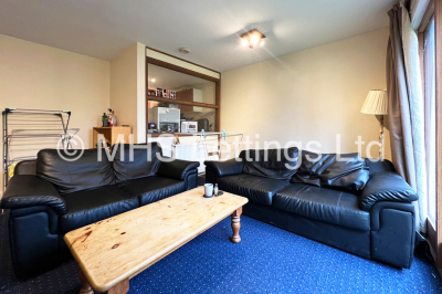 Thumbnail photo of 3 Bedroom Apartment in 2 Railway Apartments, Leeds, LS5 3GY