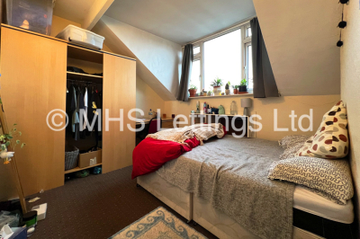 Thumbnail photo of 4 Bedroom Mid Terraced House in 16 Newport View, Leeds, LS6 3BX