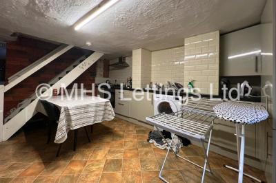 Thumbnail photo of 4 Bedroom Mid Terraced House in 16 Newport View, Leeds, LS6 3BX