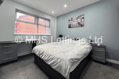 Thumbnail photo of 2 Bedroom Apartment in Flat 1, 12 Noster Hill, Leeds, LS11 8QE