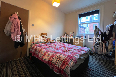 Thumbnail photo of 5 Bedroom Mid Terraced House in 22 Stanmore Place, Leeds, LS4 2RR