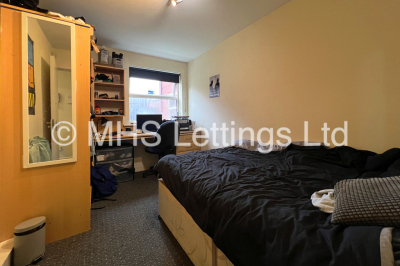 Thumbnail photo of 3 Bedroom Apartment in Flat 14, Welton Road, Leeds, LS6 1EE