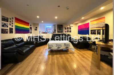 Thumbnail photo of 8 Bedroom Mid Terraced House in 43 Clarendon Road, Leeds, Ls2 9NZ