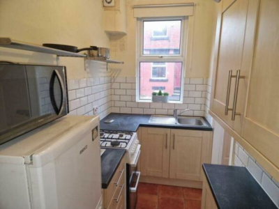 Thumbnail photo of 2 Bedroom Mid Terraced House in 35 Harold Mount, Leeds, LS6 1PW