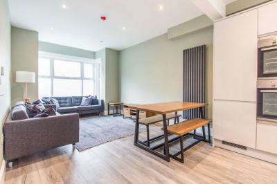 Thumbnail photo of 6 Bedroom Mid Terraced House in 33 Headingley Avenue, Leeds, LS6 3ER