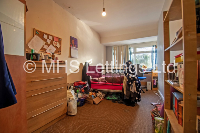 Thumbnail photo of 3 Bedroom Mid Terraced House in 25 Park View Road, Leeds, LS4 2LG