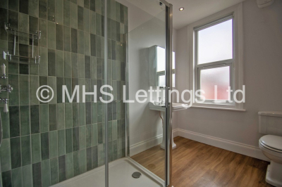 Thumbnail photo of 6 Bedroom Mid Terraced House in Ash Grove, Leeds, LS6 1AY