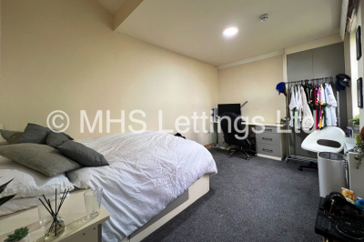 Thumbnail photo of 6 Bedroom Mid Terraced House in Ash Grove, Leeds, LS6 1AY