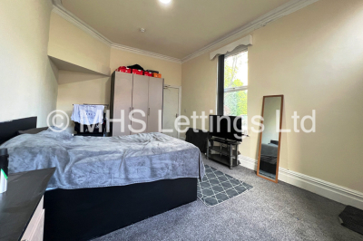 Thumbnail photo of 6 Bedroom Mid Terraced House in Ash Grove, Leeds, LS6 1AY