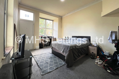 Thumbnail photo of 6 Bedroom Mid Terraced House in Ash Grove, Leeds, LS6 1AY