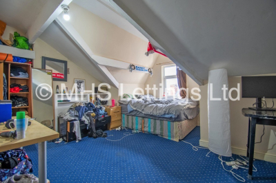 Thumbnail photo of 7 Bedroom Mid Terraced House in 11 Richmond Mount, Leeds, LS6 1DG