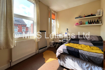 Thumbnail photo of 4 Bedroom Mid Terraced House in 34 Hessle Mount, Leeds, LS6 1EP