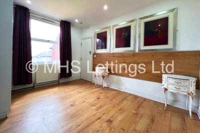 Thumbnail photo of 4 Bedroom Mid Terraced House in 322 York Road, Leeds, LS9 9DN