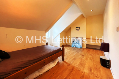 Thumbnail photo of 4 Bedroom Mid Terraced House in 322 York Road, Leeds, LS9 9DN