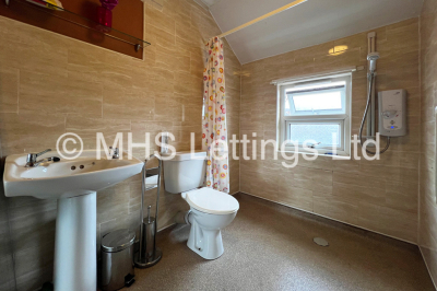 Thumbnail photo of 4 Bedroom Mid Terraced House in 322 York Road, Leeds, LS9 9DN