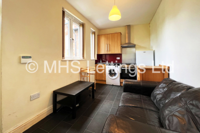 Thumbnail photo of 1 Bedroom Ground Floor Flat in Rear Flat, 146c Woodsley Road, Leeds, LS2 9LZ