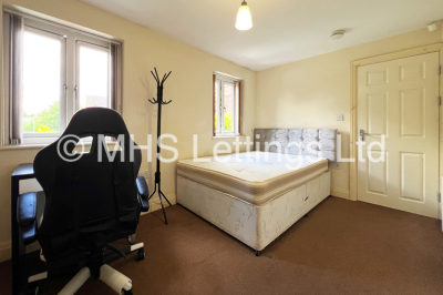 Thumbnail photo of 1 Bedroom Ground Floor Flat in Rear Flat, 146c Woodsley Road, Leeds, LS2 9LZ