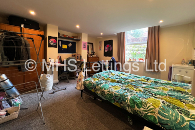 Thumbnail photo of 1 Bedroom Bedsit in Room 1, 4 Midland Road, Leeds, LS6 1BQ